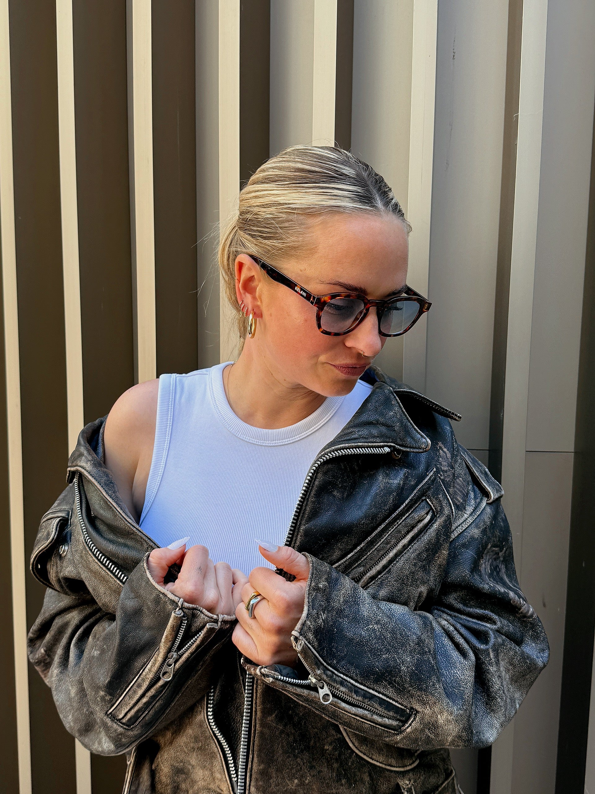 Lotus - tortoiseshell with blue lenses